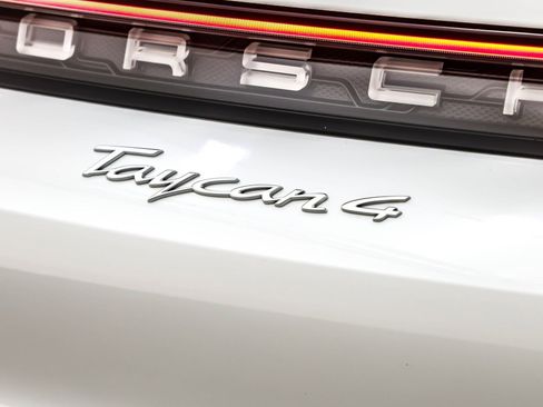 Used 2023 Porsche Taycan 4 Cross Turismo image 10