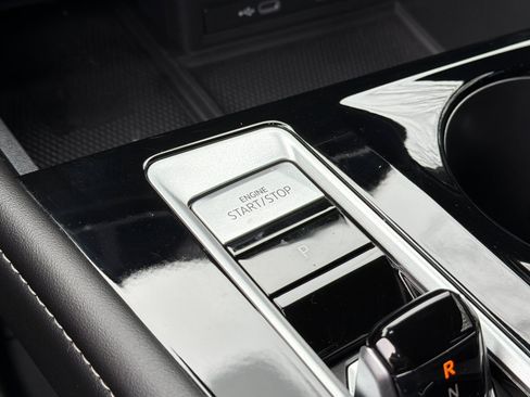 Used 2024 Volkswagen Atlas Cross Sport SE image 22