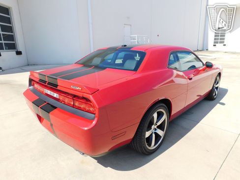 Used 2011 Dodge Challenger SRT8 image 26