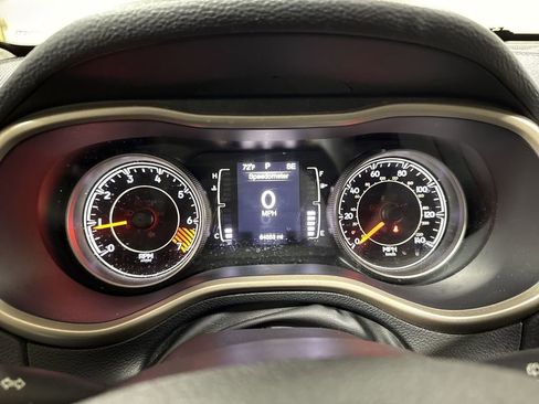 Used 2015 Jeep Cherokee Sport w/ Sport Appearance Group FWD image 12