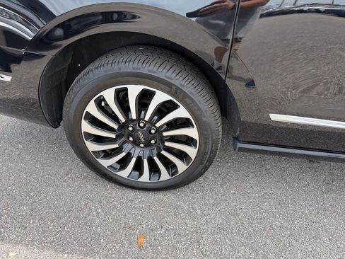 Used 2023 Lincoln Navigator L Black Label image 5