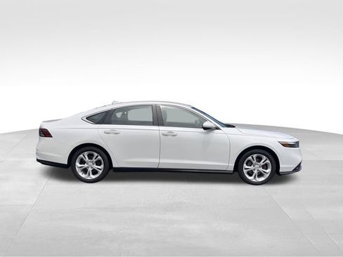 Used 2025 Honda Accord LX image 6