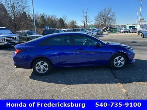 Used 2023 Hyundai Elantra SE w/ Preferred Accessory Package image 7