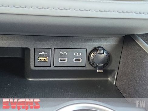 Certified 2024 Toyota Highlander XLE AWD/4WD image 12