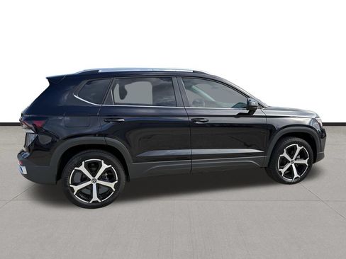 Used 2025 Volkswagen Taos SEL AWD/4WD image 6