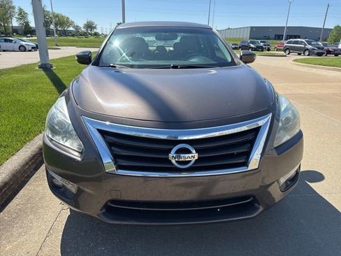 Used 2015 Nissan Altima 2.5 SL w/ Technology Package FWD image 13