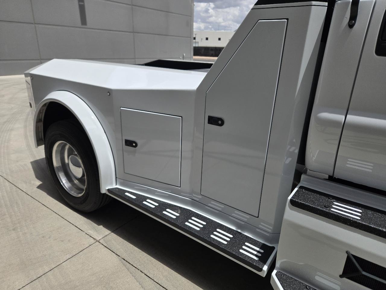 Used 2026 Ford F650 2WD Crew Cab Super Duty image 25