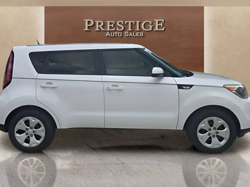 Used 2014 Kia Soul FWD image 19