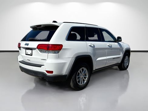 Used 2019 Jeep Grand Cherokee Laredo image 3