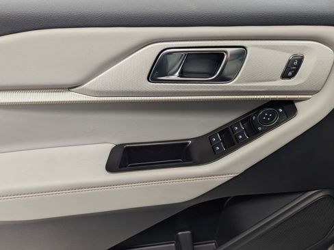 New 2026 Ford Explorer Active w/ Active Comfort Package image 10