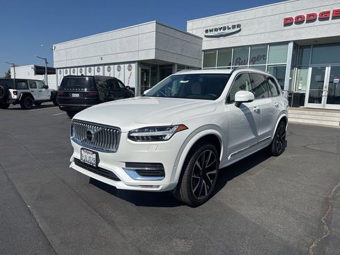 Used 2023 Volvo XC90 B5 Plus w/ Protection Package Premier AWD/4WD image 3