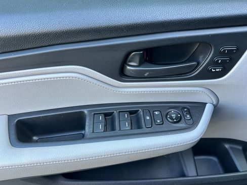 Used 2018 Honda Odyssey EX-L image 8