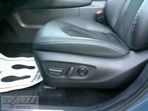 Used 2024 Toyota Grand Highlander AWD Hybrid image 26