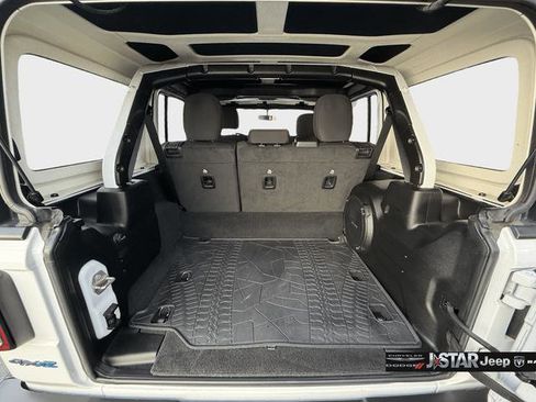 Used 2023 Jeep Wrangler Unlimited w/ Convenience Group AWD/4WD image 32