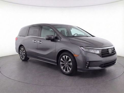 Used 2024 Honda Odyssey EX-L image 3