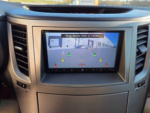 Used 2010 Subaru Outback 2.5i Limited image 21