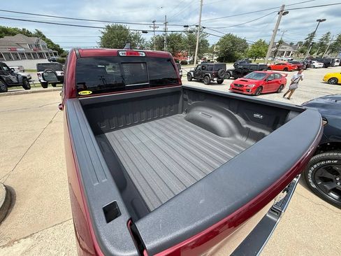 Used 2023 RAM 1500 Laramie AWD/4WD image 7