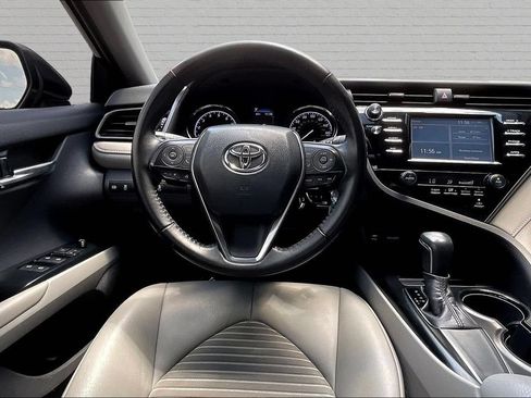 Used 2019 Toyota Camry SE FWD image 8