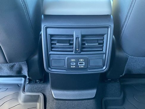 Used 2025 Subaru Forester Premium image 15