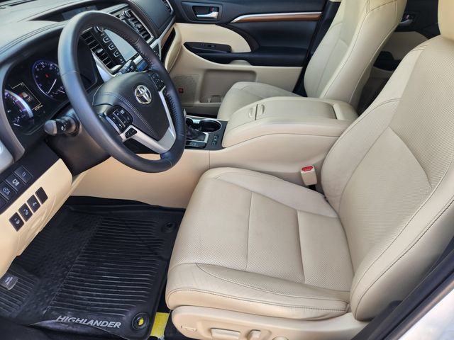 Used 2019 Toyota Highlander Limited Platinum AWD/4WD image 4