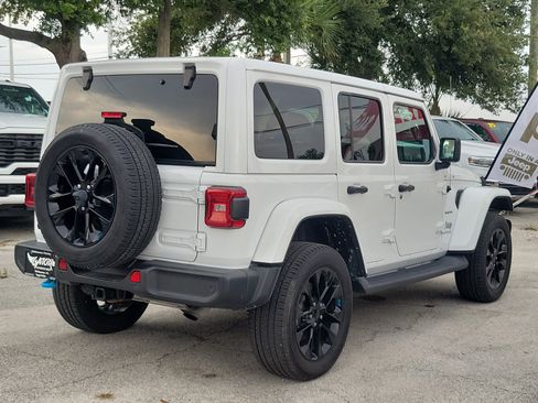 Used 2022 Jeep Wrangler Unlimited Sahara w/ Safety Group AWD/4WD image 4