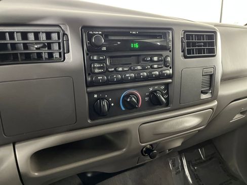Used 2001 Ford F250 XLT image 25