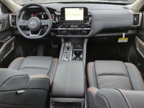 New 2025 Nissan Pathfinder Platinum w/ Cargo Package image 17