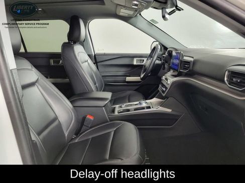 Used 2023 Ford Explorer XLT w/ Equipment Group 202A AWD/4WD image 18
