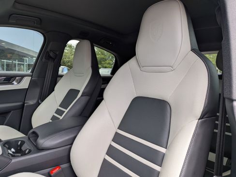 Certified 2024 Porsche Cayenne S AWD/4WD image 5