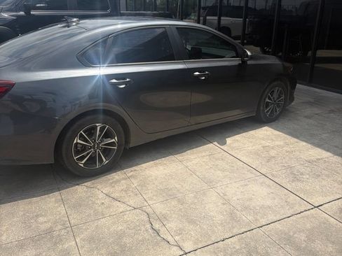 Used 2024 Kia Forte LXS w/ LXS Technology Package FWD image 2