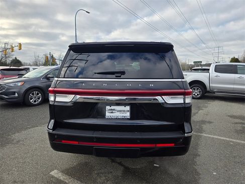 Used 2024 Lincoln Navigator L 4WD image 6