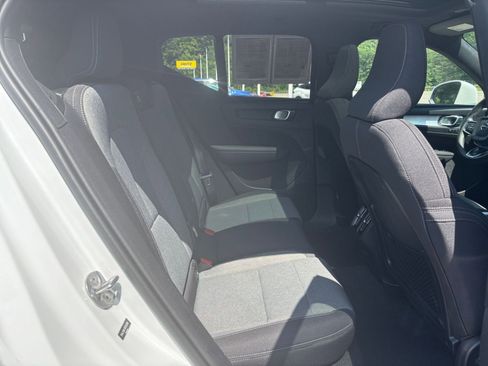 Used 2024 Volvo XC40 B5 Core image 41