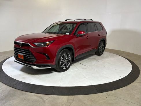 Used 2026 Toyota Grand Highlander AWD Hybrid image 3