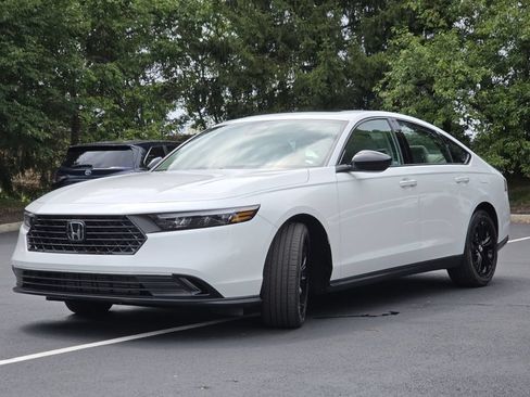 Certified 2025 Honda Accord SE image 16