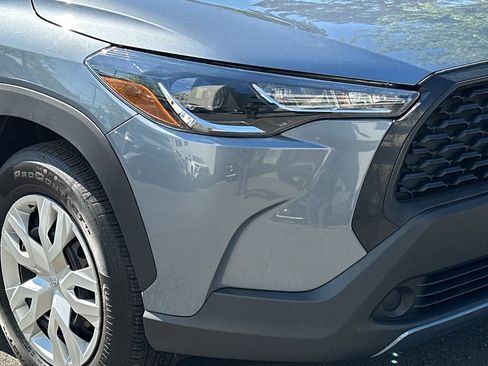 Used 2022 Toyota Corolla Cross L AWD/4WD image 9