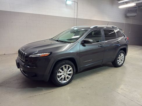 Used 2016 Jeep Cherokee Limited AWD/4WD image 3