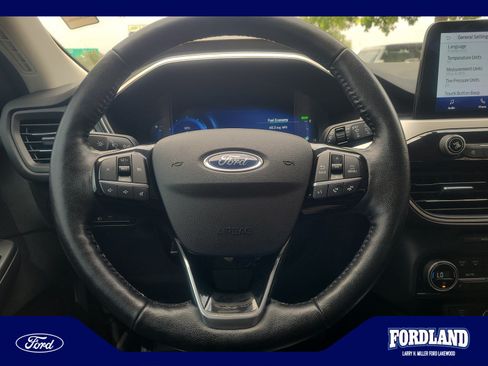 Used 2021 Ford Escape SEL w/ Technology Package AWD/4WD image 9