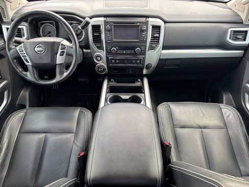 Used 2018 Nissan Titan PRO-4X w/ Pro-4x Convenience Package AWD/4WD image 32