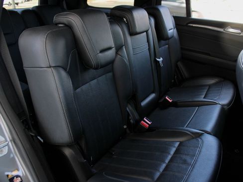 Used 2018 Mercedes-Benz GLS 450 4MATIC image 25