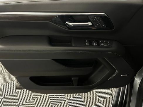 Used 2025 Chevrolet Tahoe Premier image 22