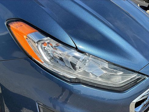 Used 2019 Ford Fusion SE image 27