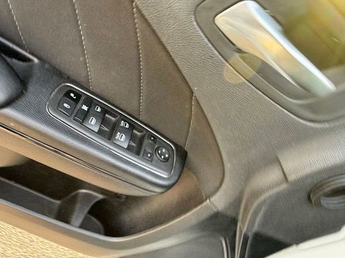 Used 2022 Dodge Charger SXT w/ Blacktop Package image 17