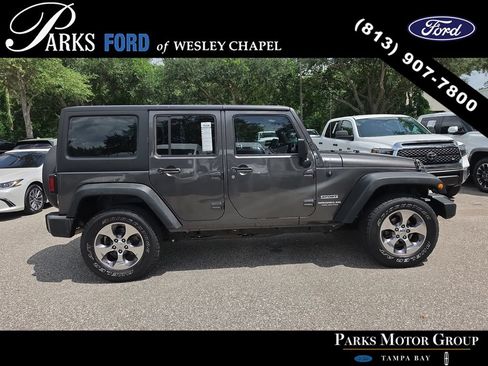 Used 2016 Jeep Wrangler Unlimited Sport w/ Max Tow Package AWD/4WD image 4
