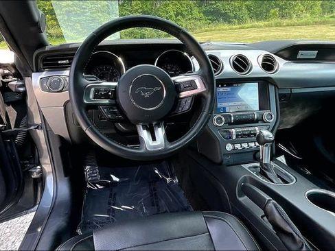 Used 2018 Ford Mustang Premium RWD image 5