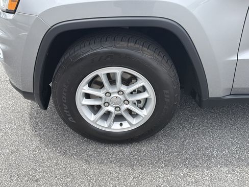 Used 2020 Jeep Grand Cherokee Laredo RWD image 13