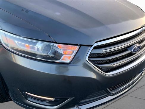 Used 2017 Ford Taurus Limited FWD image 28