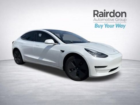 Used 2020 Tesla Model 3 Standard Range Plus RWD image 1