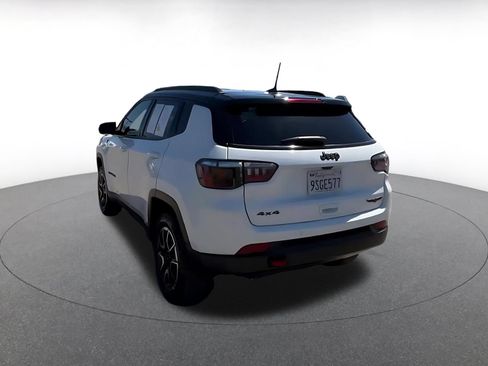 Used 2025 Jeep Compass Trailhawk AWD/4WD image 10