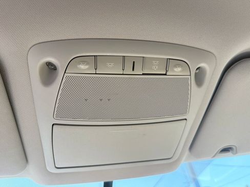 Used 2016 Nissan Rogue SV FWD image 15