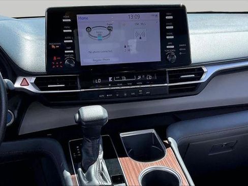 Certified 2021 Toyota Sienna LE FWD image 6